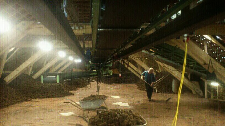 Auf dem Ofen mit Schubkarre